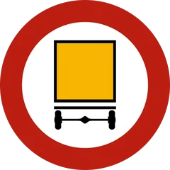 Panneau C24a : Accès interdit aux conducteurs de véhicules transportant des marchandises dangereuses