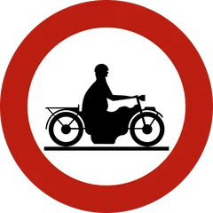 Panneau C7 : Accès interdit aux conducteurs de motocyclettes