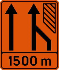 Panneau F79 : Signal de préavis annonçant la réduction du nombre de bandes de circulation (2 flèches)