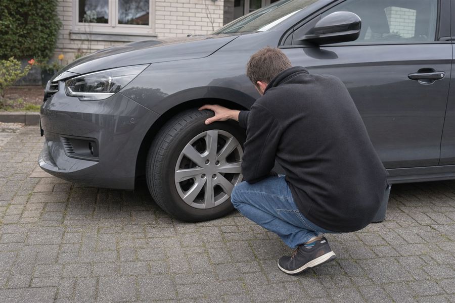 Surveillance de l'état mécanique et des pneumatiques d'une voiture