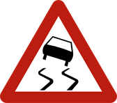 Signal A15 : Chaussée glissante